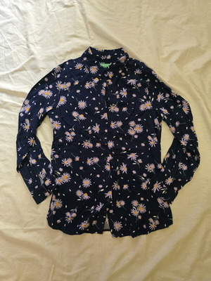 United Colors of Benetton purple floral shirt like new, long sleeve