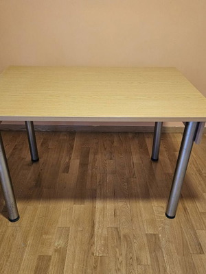 Γραφείο μεταχειρισμένο 120x80x78 σε πολύ καλή κατάσταση