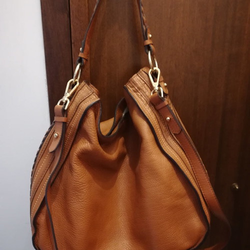 Women's shoulder bag used