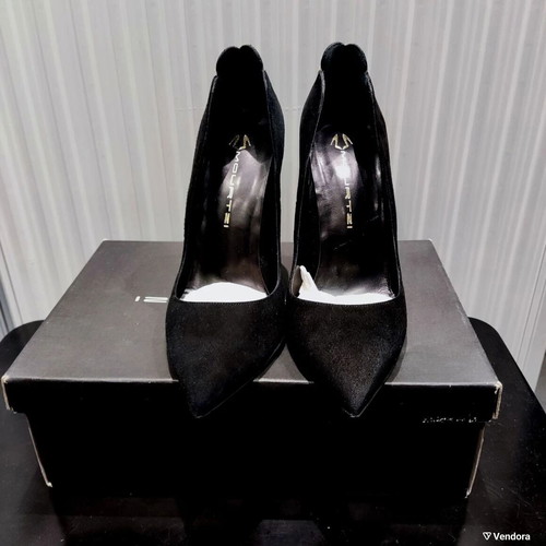 Mourtzi suede black pumps size 38 like new