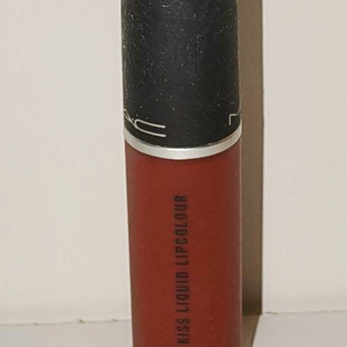 MAC Powder Kiss Liquid Lipcolour Devoted to Chili like new