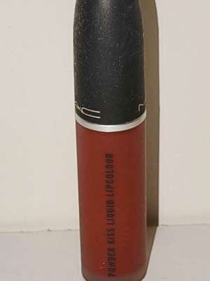 MAC Powder Kiss Liquid Lipcolour Devoted to Chili like new