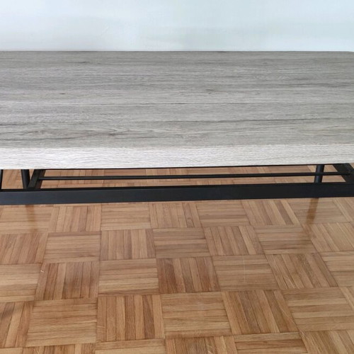 Coffee table used in excellent condition
