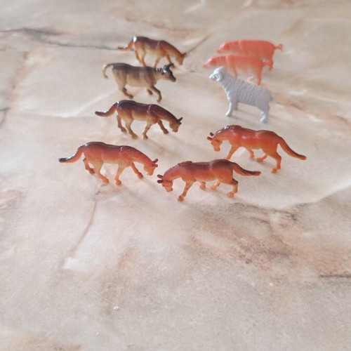 Set of 9 animal figures, approx. 6 cm