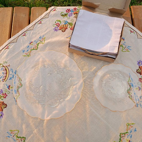 Glass dessert plates new, set of 7 crystal clear pieces