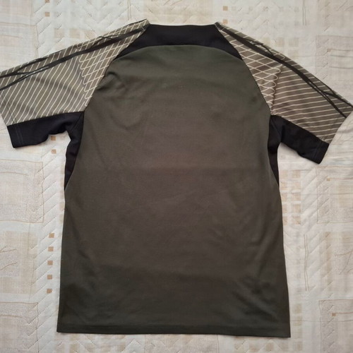 FC Barcelona 23/24 Training Kit like new, size M