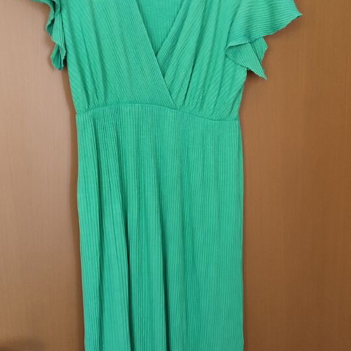 Green dress one size used, summer viscose blend