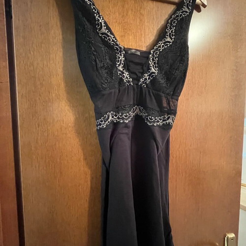 Intimissimi nightdress black like new with lace and sheer details
