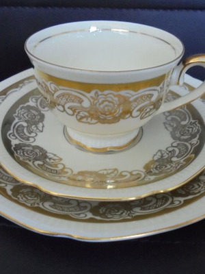 Bavaria Mitterteich porcelain set used with golden ornaments