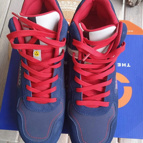 Work shoes new, size 46, protective and comfortable