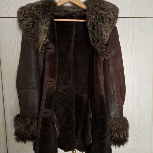 Mouton leather coat like new, brown with detachable hood