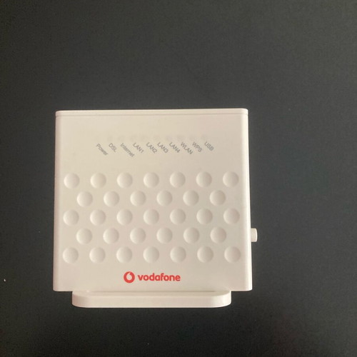 Vodafone router like new with power cable