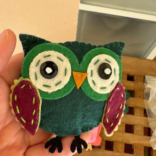 Handmade pins set of 5 made of felt-like material