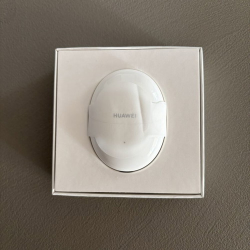 Huawei FreeBuds 5 headphones like new, wireless charging case