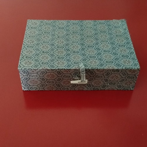 Traditional Chinese Snuff Bottle new with original box