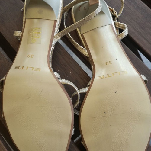 Elite Gold Sandals Size 39 New Leather Low Heel