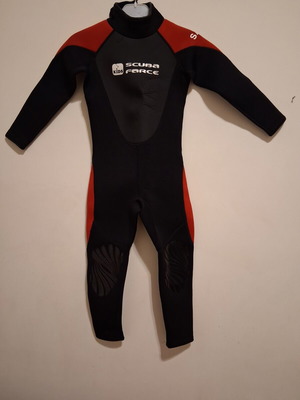 Saily Junior 3mm Kids Wetsuit Scuba Force like new, black/red, size 6