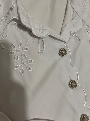 BSB white shirt with large collar and lace, 3/4 sleeves like new