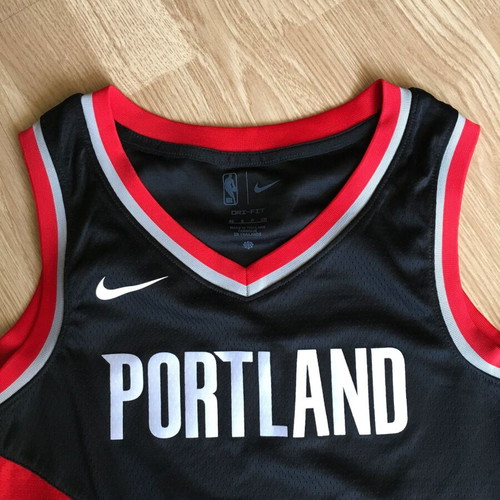 Nike Mens Black V-Neck Sleeveless Pullover Portland Trail Blazers like new