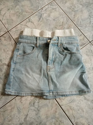Girls' skirt like new, white and blue, size XS, ages 13-14