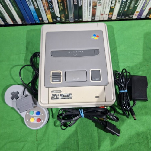 Super Nintendo Entertainment System PAL like new with cables and controller