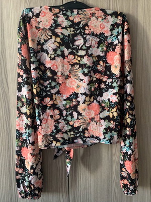 Bershka shirt size L suitable for smaller sizes