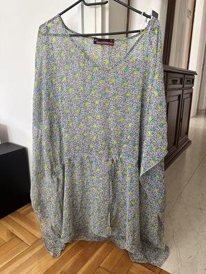 Beach Kaftan like new, size S, white multicolor