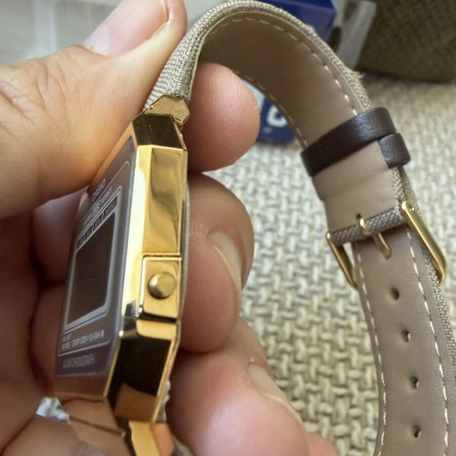 Casio Vintage A700WEGL-5AEF watch with fabric strap
