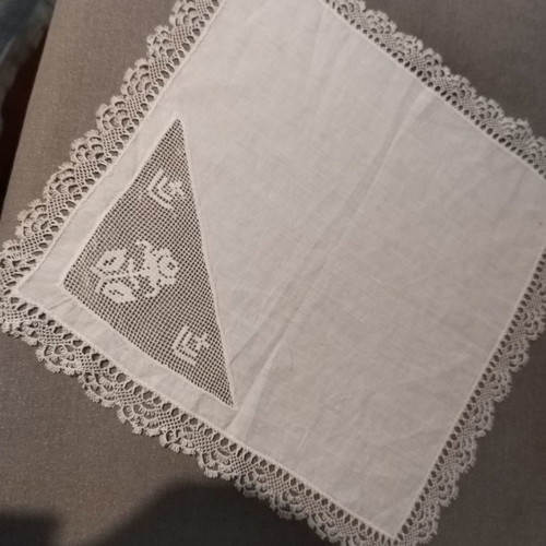 Tablecloth set used with small cloths