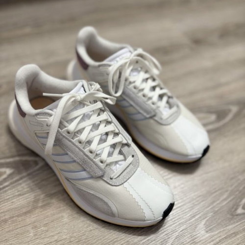 Adidas Valerance W GZ3595 sports shoes like new, beige, size 39.5