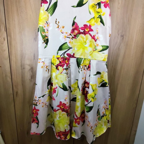 Forever Young Mini Floral Cocktail Dress like new, size M