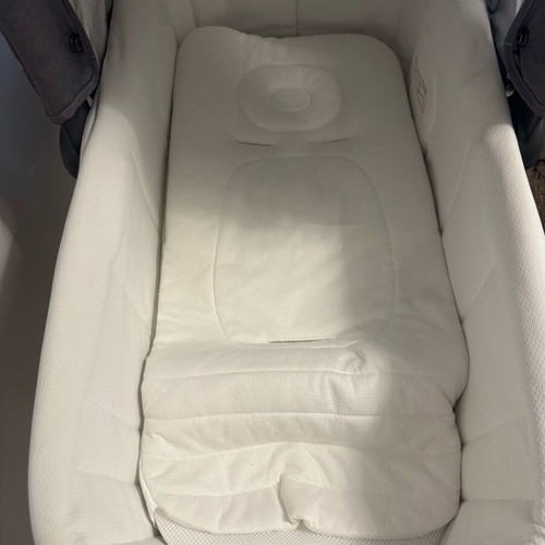 Inglesina port bebe like new with base for Trilogy 3 in 1