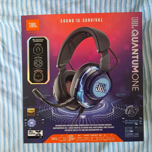 JBL Quantum ONE Over Ear Gaming Headset σαν καινούργιο με σύνδεση USB και jack 3.5mm
