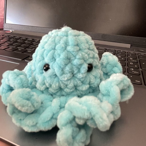 Plushie octopus hand-knitted