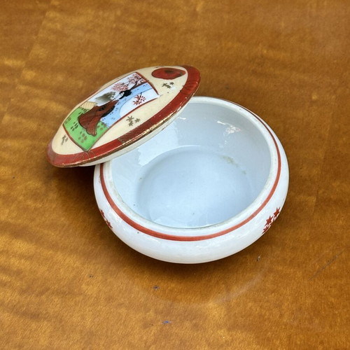 Vintage Japanese Porcelain Box with Geisha Lid used, 8.5 cm