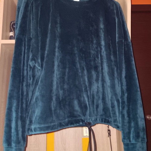 Velour sleepwear set small-medium like new, cypress color