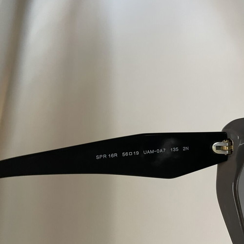 Prada sunglasses like new, gray lenses