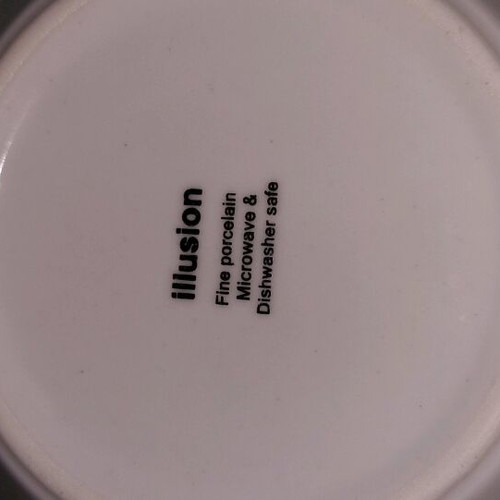 Illusion porcelain bowl set of 6 like new