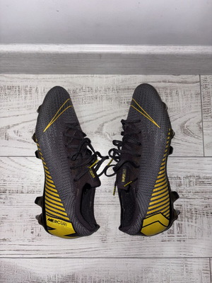 Nike Mercurial Vapor 360 football boots like new, size 42