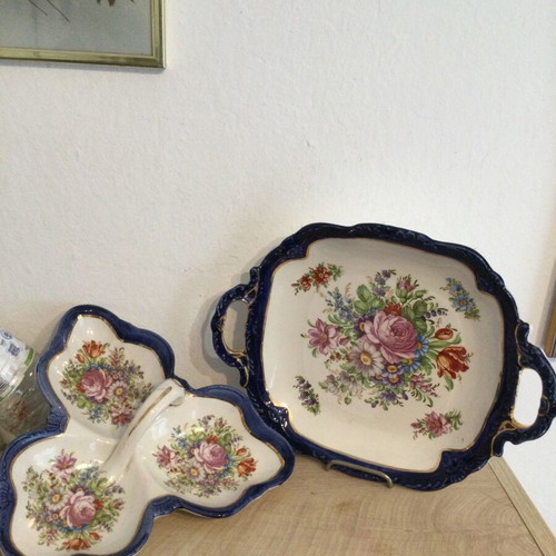 Decorative plates like new, old arts decades