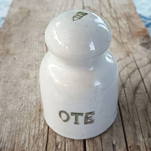 OTE Insulator used, height 11 cm, diameter 6 cm