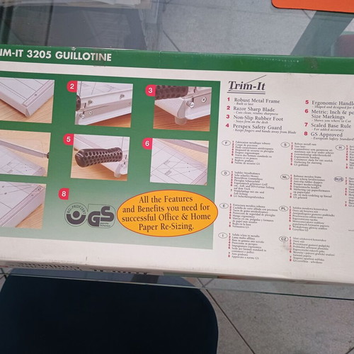GBC Trim-it 3205 Guillotine paper cutter like new