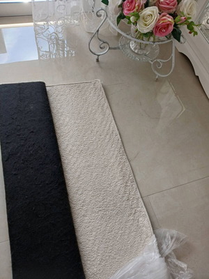 Ecru Carpet 240x200 Like New