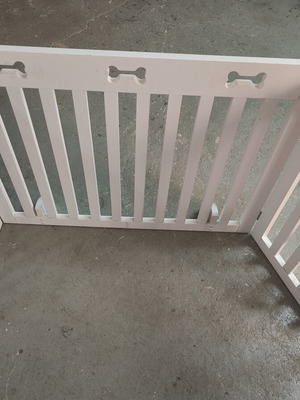 Trixie Adjustable Wooden Room Divider for Medium Dogs like new