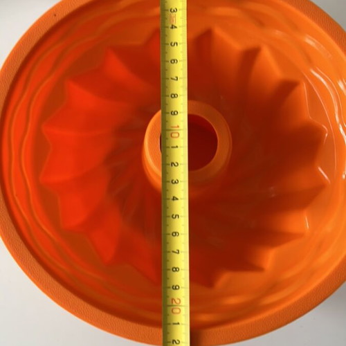 Round silicone cake mold orange like new