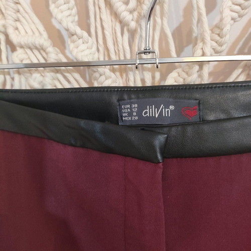 Divine women's bordeaux pants like new, size M 38 10
