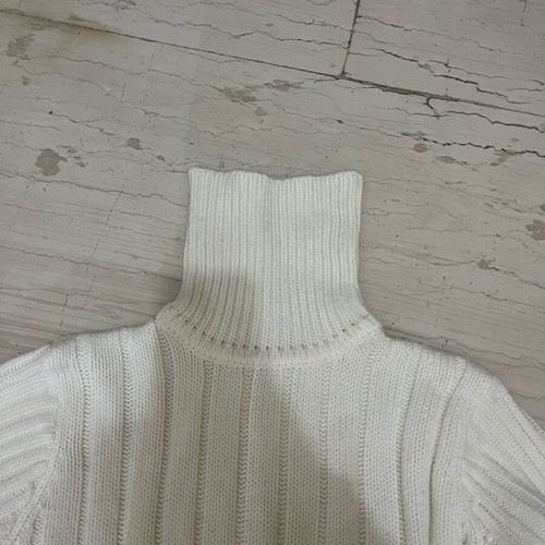 Zara white knitted warm pullover new size M