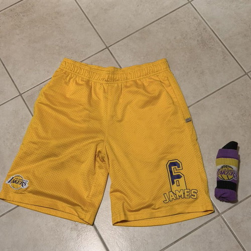 Lakers james6 shorts like new with gift socks
