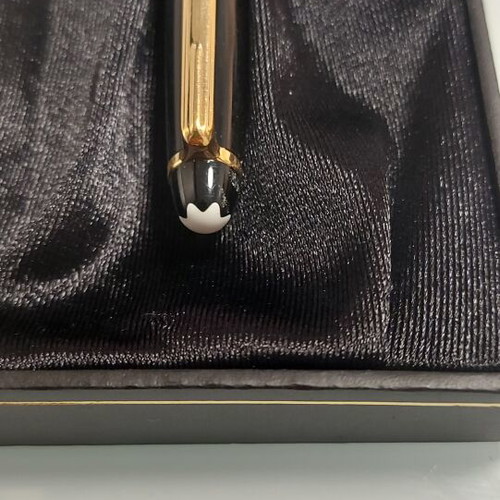 Mont Blanc Meisterstuck Series pen used with box and card