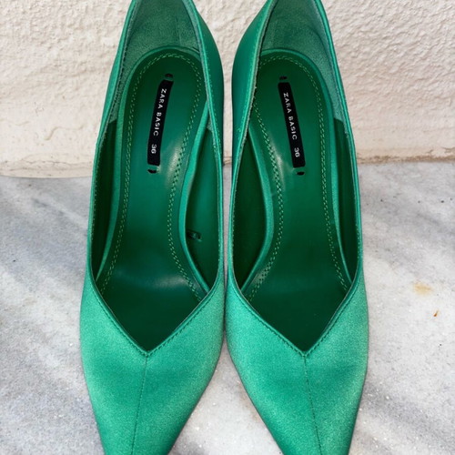 Zara satin green pumps like new, size 36